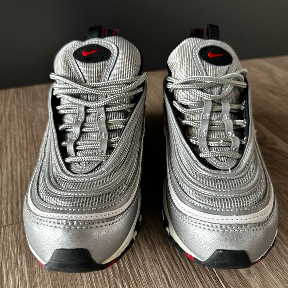 HOT🔥🔥Women’s limited Ajr max 97 colorways - Picture 2 of 4